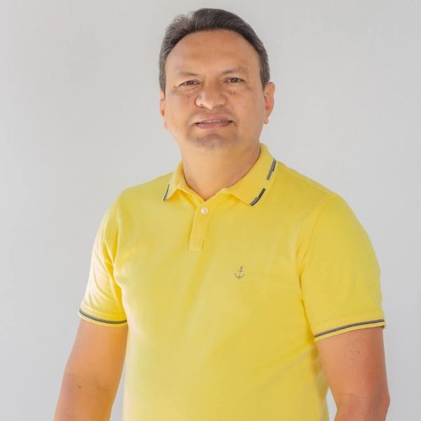 Arquivo:PREFEITO SANDRO CUNHA.jpeg